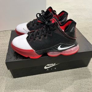 Boys Nike Lebron basketball shoes